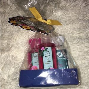 Bath & Body works trio set: Beautiful Day